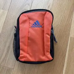 adidasショルダーポーチ　バック