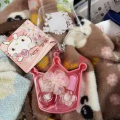 ハローキティ 王冠型キーホルダー ネイルポリッシュ付きのサムネイル