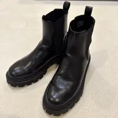 ZARA サイドゴアブーツ レザー トラックソール 黒 39のサムネイル