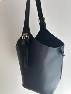 mica della valle バケツ型ショルダーバッグ ブラック
