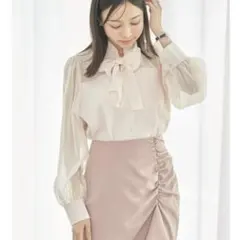 【美品】earth music&ecologyシアードッキング ボウタイブラウスのサムネイル