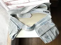 美品　ZARA ウエストポーチ　ウエストバッグ　ユーズドデニム風　ポケット　紐
