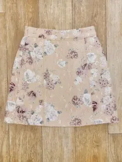 【美品】花柄スカート エンボス生地　Sサイズのサムネイル