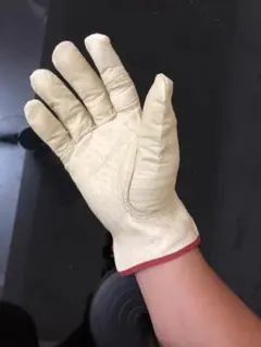 レザー製クリーム色グローブ