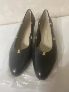 Salvatore Ferragamo ブラック フラットパンプス