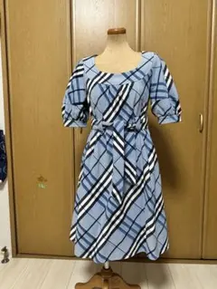 美品✨バーバリーブルーレーベル　ワンピース 青　38 ノバチェック　ベルトm