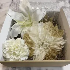 ホワイト・ゴールドの花飾りセット