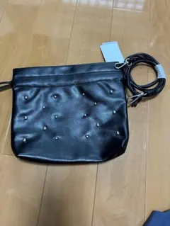 MOUSSY スタッズ付きショルダーバッグ ブラック ノベルティのサムネイル