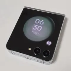 美品】Galaxy Z Flip5【付属品完備】SIMフリー判定○ au国内版 - メルカリ