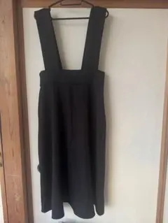 DAZYブラックサロペットワンピスリーブレス