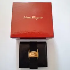 Salvatore Ferragamo フェラガモ ヴァラ 二つ折り財布　箱付きのサムネイル