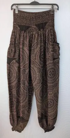 タイパンツ　アジアン柄　サルエルパンツ　男女兼用　フリーサイズ　ブラウン系