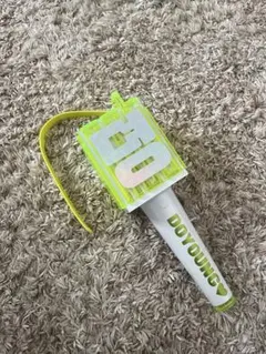 NCT 127 公式ペンライト 草鈍器（旧型）ドヨン・ヘチャン ステッカー付のサムネイル