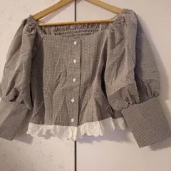 チェック柄パフスリーブブラウス