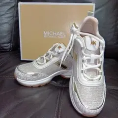 2025年最新】マイケルコース スニーカーの人気アイテム - メルカリ
