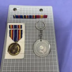 米軍放出品⭐️ミリタリー　メダル•バッチ•キーホルダー　3点セット