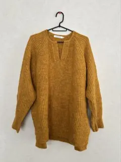 マスタード色 Vネック オーバーサイズセーター