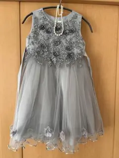 キッズ フォーマルドレス シルバー 140cm 発表会 結婚式のサムネイル
