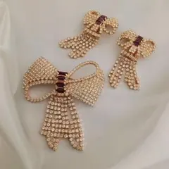 リボンブローチとイヤリングのセット