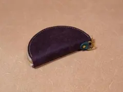 コロンとかわいい　半月型コインケース