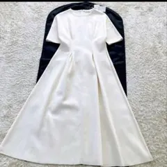 タグ付き　ミラノリブウエストタックワンピース 36 クリーム色