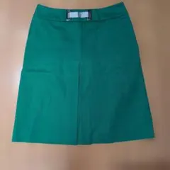 ポールカの緑色 ベルト付き タイトスカート ひざ丈のサムネイル