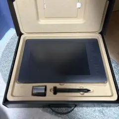 WACOM Intuos pro ペンタブレット ミディアムPTH-651/K1