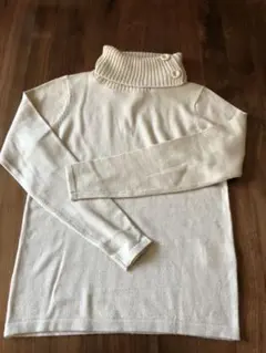 ニット カットソー　　ベージュ色