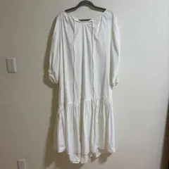 ホワイトワンピース　Kastane