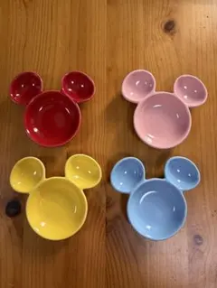 ミッキーマウス型　陶器皿セット