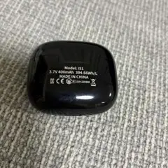ワイヤレスイヤホン I51 本体 ブラック右耳のみとケースのサムネイル