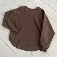 ブラウン スウェット トップス ラウンドネック