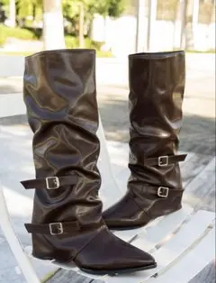 ポインテッドトゥ ブーツ