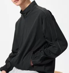 UNIQLO／ウルトラストレッチアクティブトラックジャケット 黒