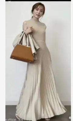 anuans ノースリーブ ニットワンピース ロング丈 ベージュ - メルカリ