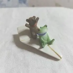 コポー ダイカイ クマとカエルの置物