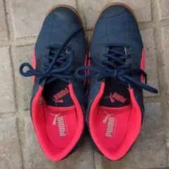 PUMA ネイビー/ピンク スニーカー