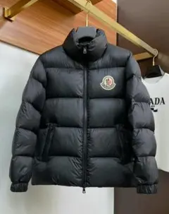 黒 ダウンジャケット ロゴ付き