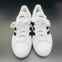 ♢1000♢adidas スニーカー ホワイト ブラックのサムネイル