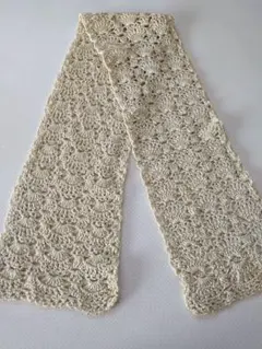 ハンドメイド 　かぎ針編みのマフラー　薄いウグイス色　模様編み　通勤通学　冬小物