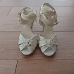 アイボリー リボンデザイン サンダル