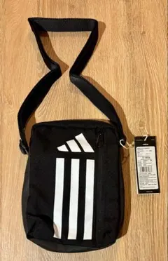 【新品、未使用】adidas ポーチ 小バッグ　小物入れ
