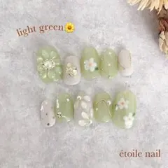 ネイルチップ ニュアンス ぷっくりフラワー マグネット 淡色 韓国 夏 落書きのサムネイル