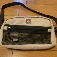 BEN DAVIS ベージュ サコッシュ ペットボトルサイズ