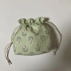 17 花柄と刺繍の巾着袋