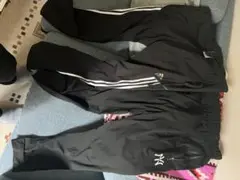 2本のジャージズボンです。サイズは X-Large（XL） です。
