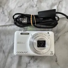 nicon coolpix s6600 デジカメ 自撮り 白 付属品ケーブルのみ