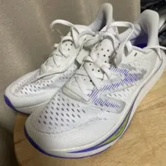 新品　NB ニューバランス　レディース　ランニングシューズ　 白　23cm
