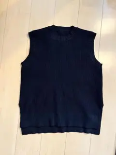 無印良品　軽くて型崩れしにくいニットベストのサムネイル