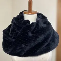 美品＊被るだけでオシャレ ふかふかボリューミー 黒のファースヌード